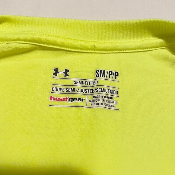 Under Armour Womens Shirt Size Small Heatgear Semi Fitted Tshirt Vneck - Picture 3 of 15